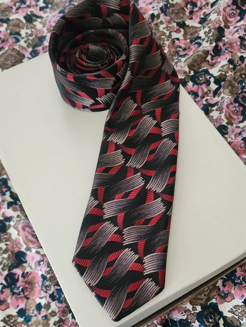 Givenchy Silk Neck Tie Black Red Silver Geometric Wave Pattern Designer Mens